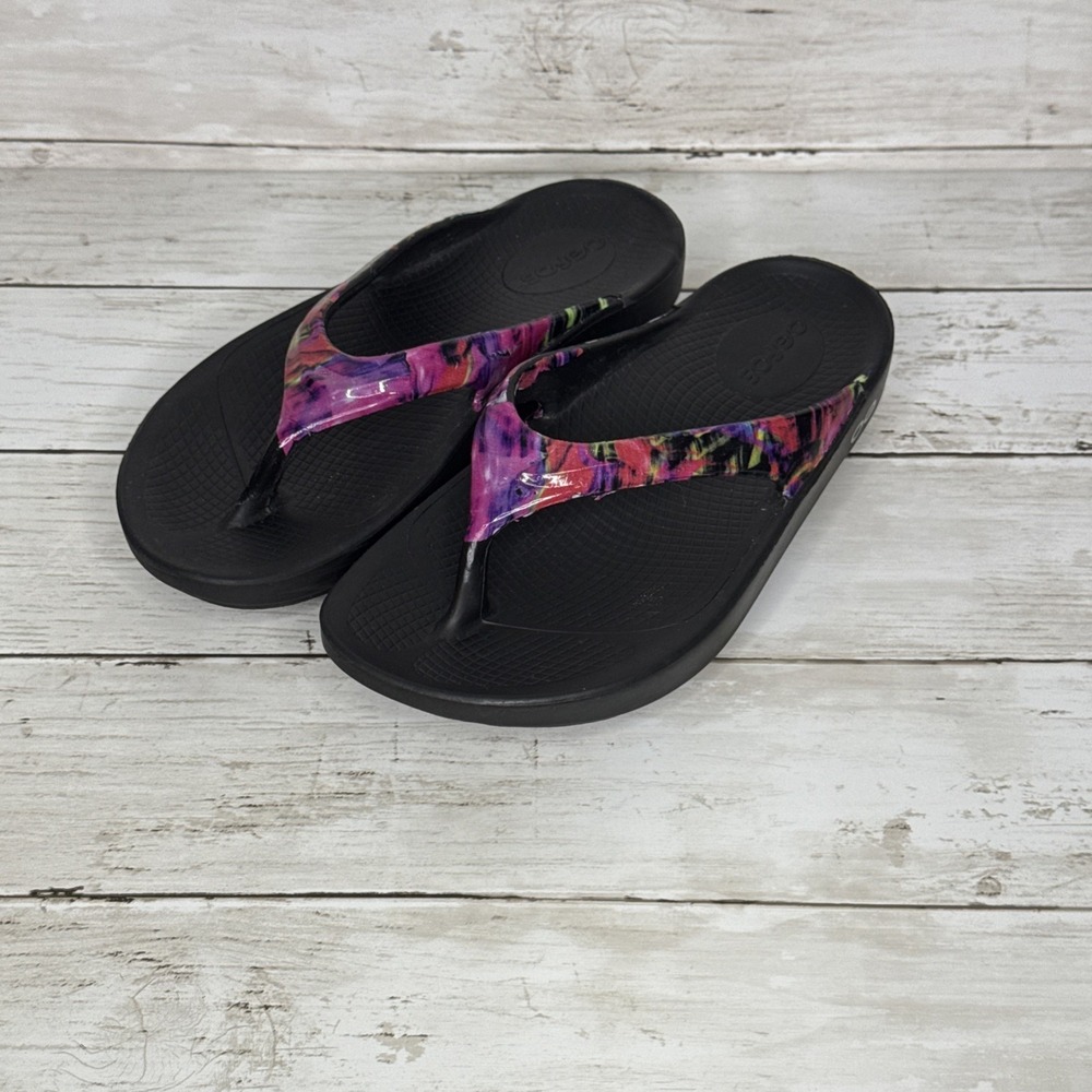 OOFOS OOlala Limited Recovery Flip Flop Sandals Neon Rose Watercolor Womens 5